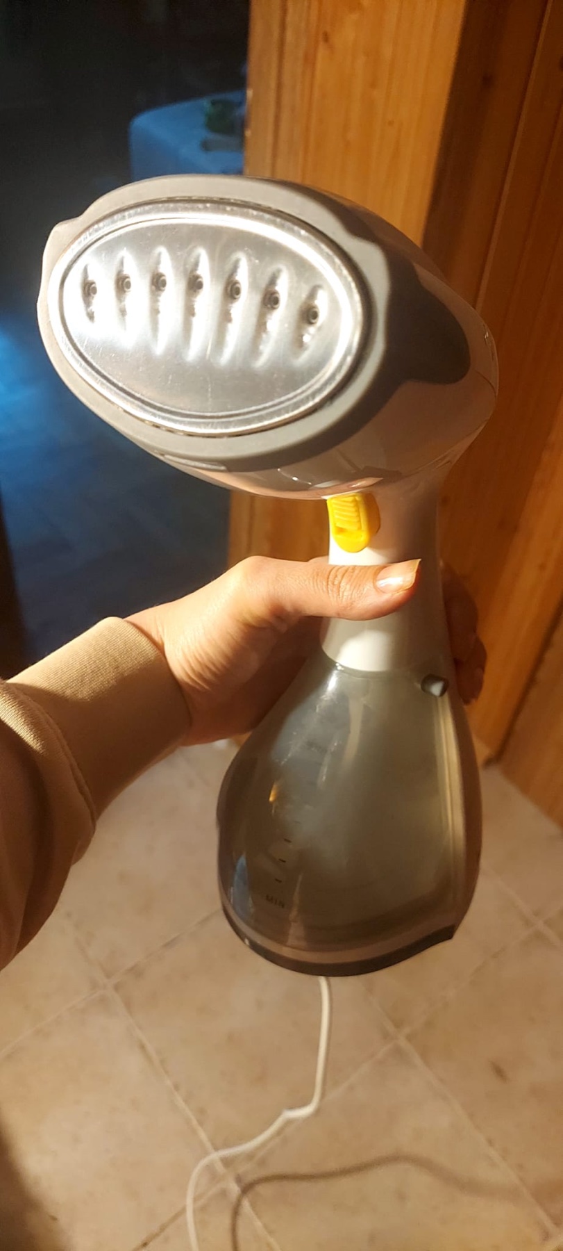 MAGIO MG-327 garment steamer